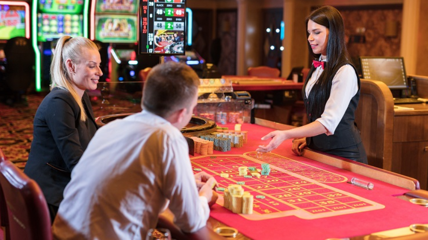 Hvordan bliver man casinodealer i Danmark?