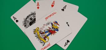 Joker-poker: regler, udbetalingstabeller og tilbagebetalingsprocenter