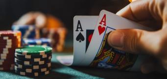 Varians og tilbagebetalingsprocent i videopoker – forstå tallene bag spillet