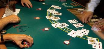 Blackjack strategi – Sådan spiller du optimalt med strategi-tabeller