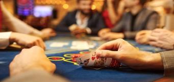 Den ultimative guide til at spille Soft 18 i blackjack