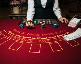 En sludder om, hvordan du giver en blackjack-dealer drikkepenge