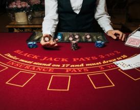 Blackjackspilleres mange svære valg - udover strategi