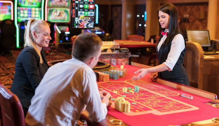 Hvordan bliver man casinodealer i Danmark?